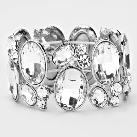 Jewelry - Oval Crystal Rhinestone Stretch Bracelet